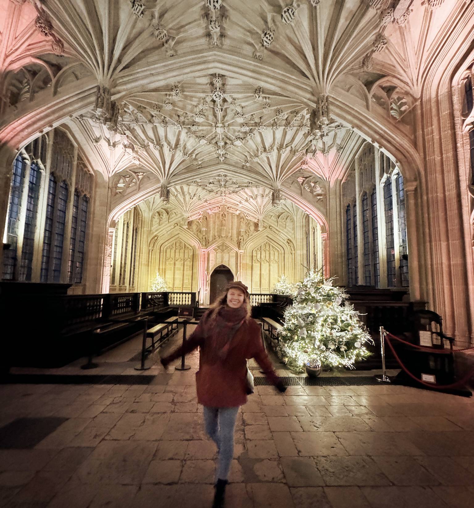 This photo shows the filming location that was used as the Hogwarts hospital wing. It is one of the coolest Oxford attractions.